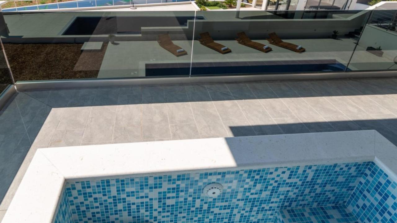 Villa Helena โตรกีร์ ภายนอก รูปภาพ