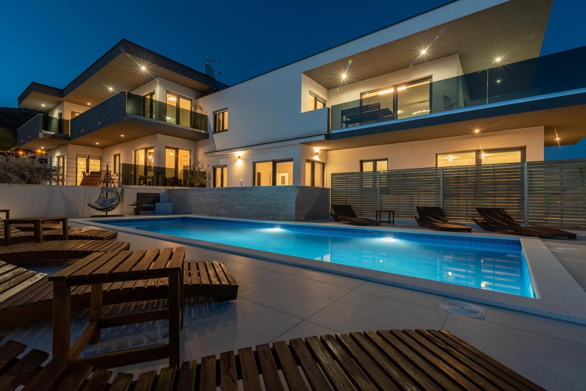 Villa Helena โตรกีร์ ภายนอก รูปภาพ